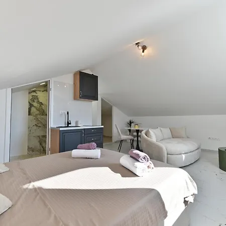 With Jacuzzi On Rooftop Apartment Trogir