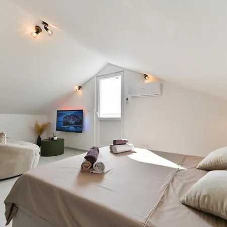 Apartment With Jacuzzi On Rooftop Trogir