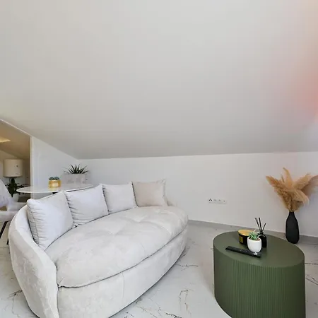 With Jacuzzi On Rooftop Apartment Trogir