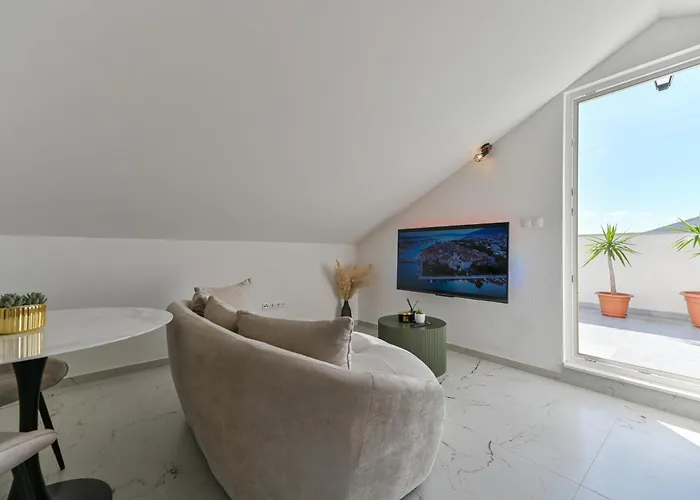 아파트 With Jacuzzi On Rooftop *