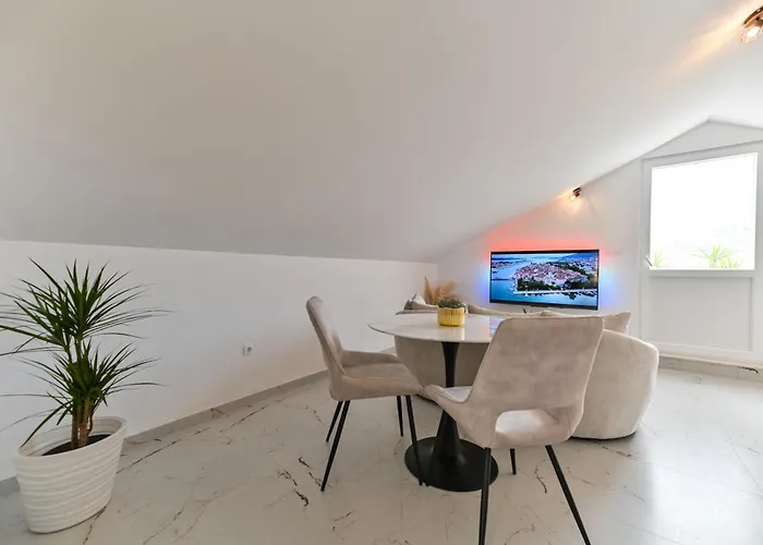 아파트 With Jacuzzi On Rooftop *