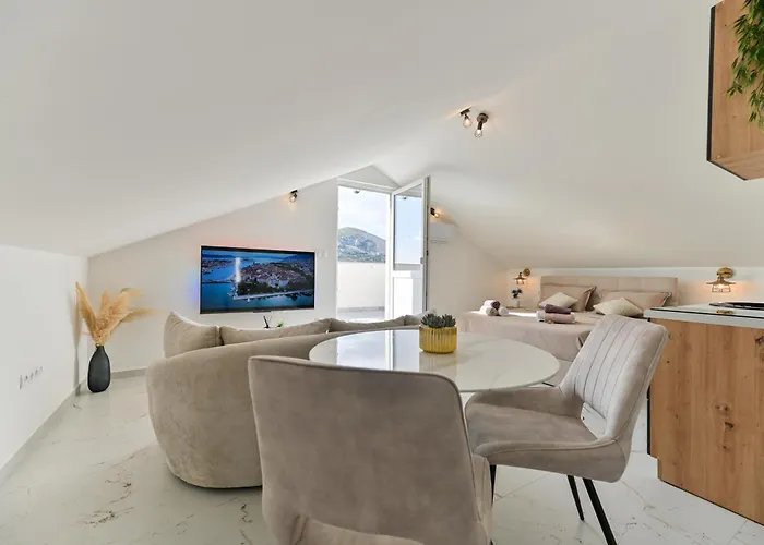 아파트 With Jacuzzi On Rooftop