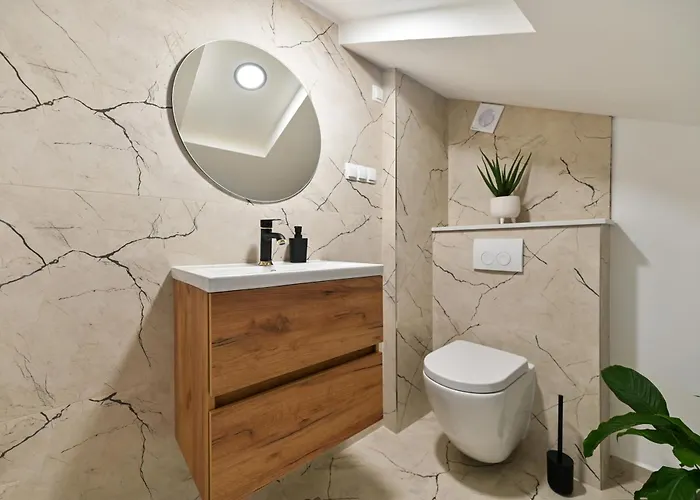 With Jacuzzi On Rooftop 아파트