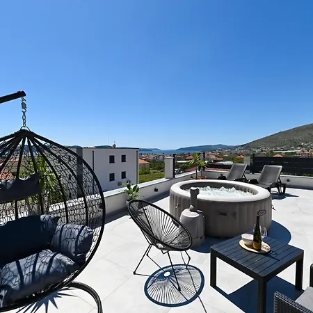 Lägenhet With Jacuzzi On Rooftop Trogir
